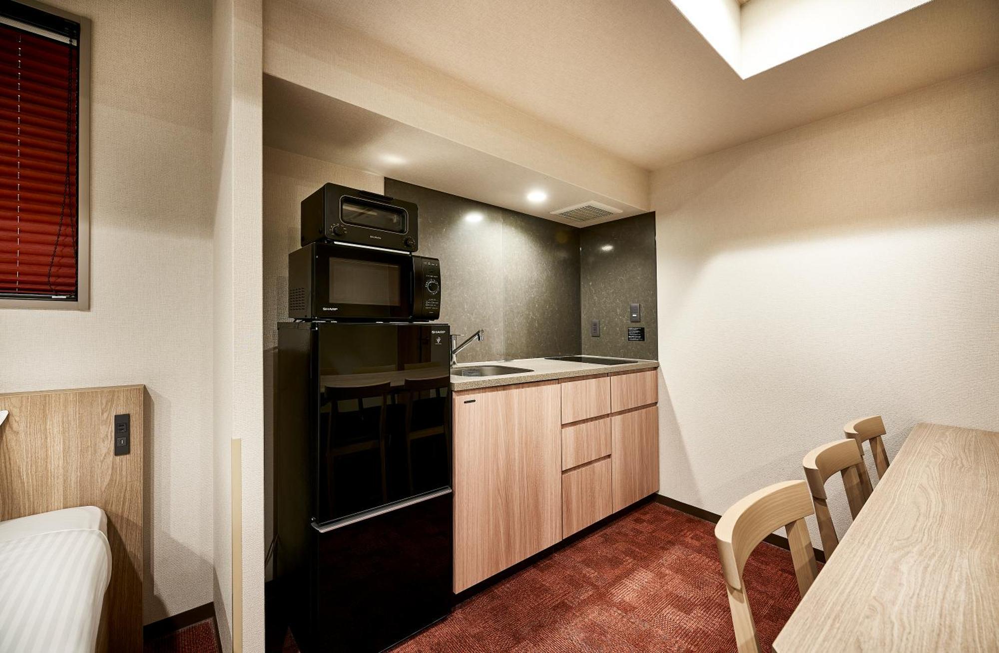 アパートホテル Monday Premium 京都七条堀川 4*